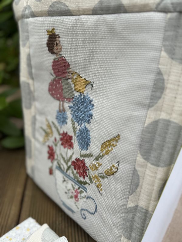 Sommerveske med korsstingsbroderi
