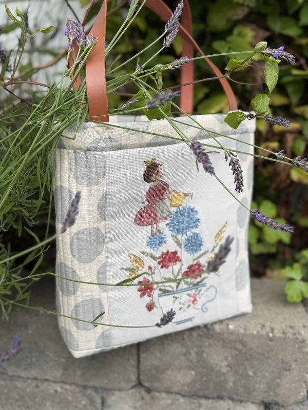 Sommerveske med korsstingsbroderi